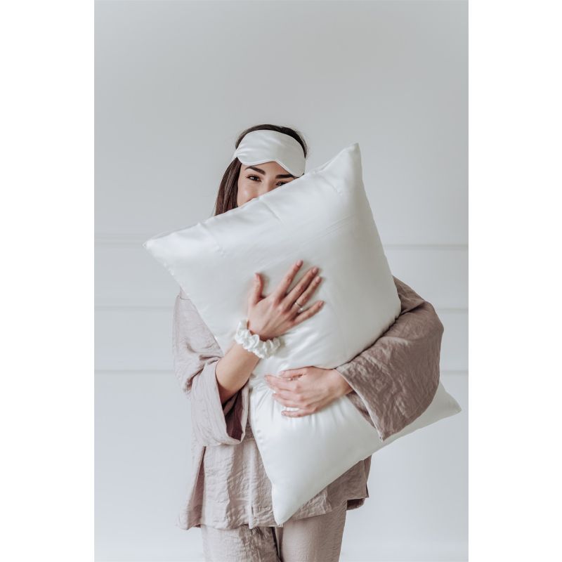 Svilena prevleka za blazino Twinkling White 50 x 70 cm