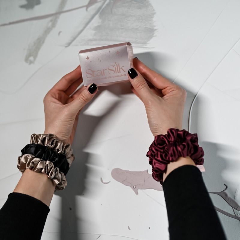 Svilena elastika za lase Burgundy Sky MIDI