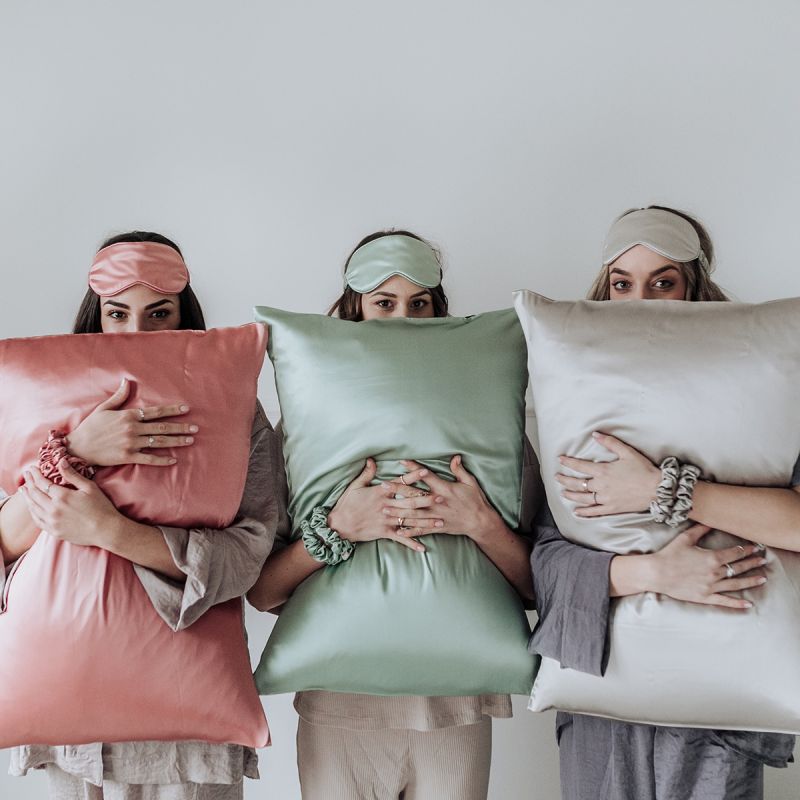 Svilena prevleka za blazino Silver Stardust 60 x 80 cm