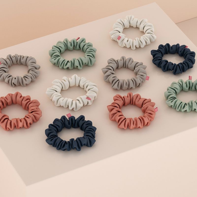 Svilena elastika za lase Silver Stardust MIDI