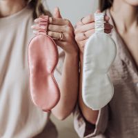 Svilena spalna maska Daydream Pink