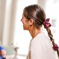 Svilena elastika za lase Burgundy Sky LARGE