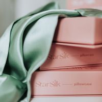 Svilena prevleka za blazino Green Aurora 60 x 80 cm